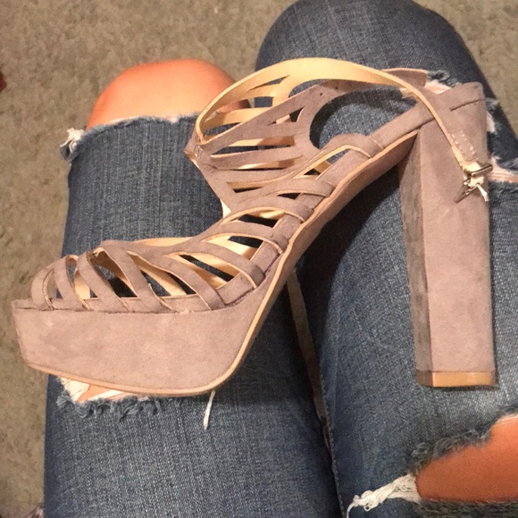 Grey caged block heels - Picture 4 of 6